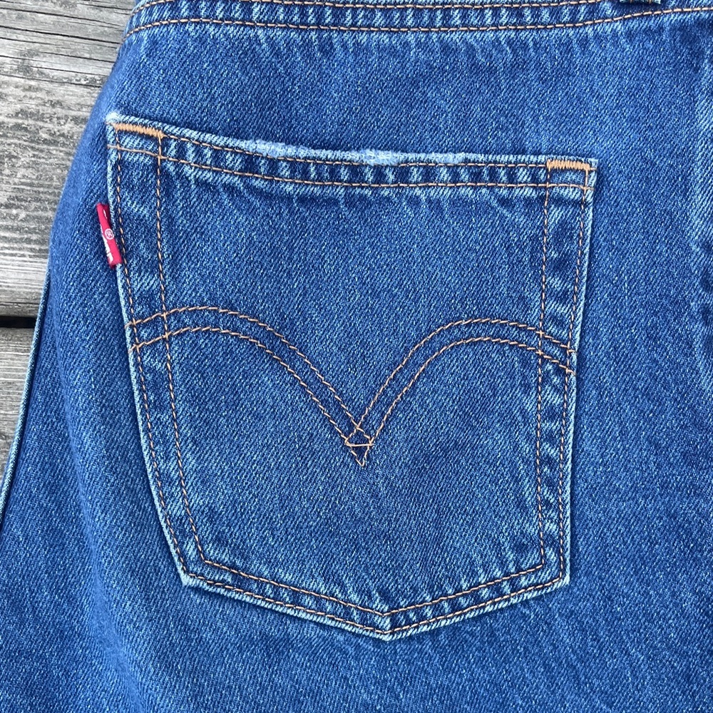 Levi's Women's Straight Leg Jeans in Classic Blue - Picture 4 of 14